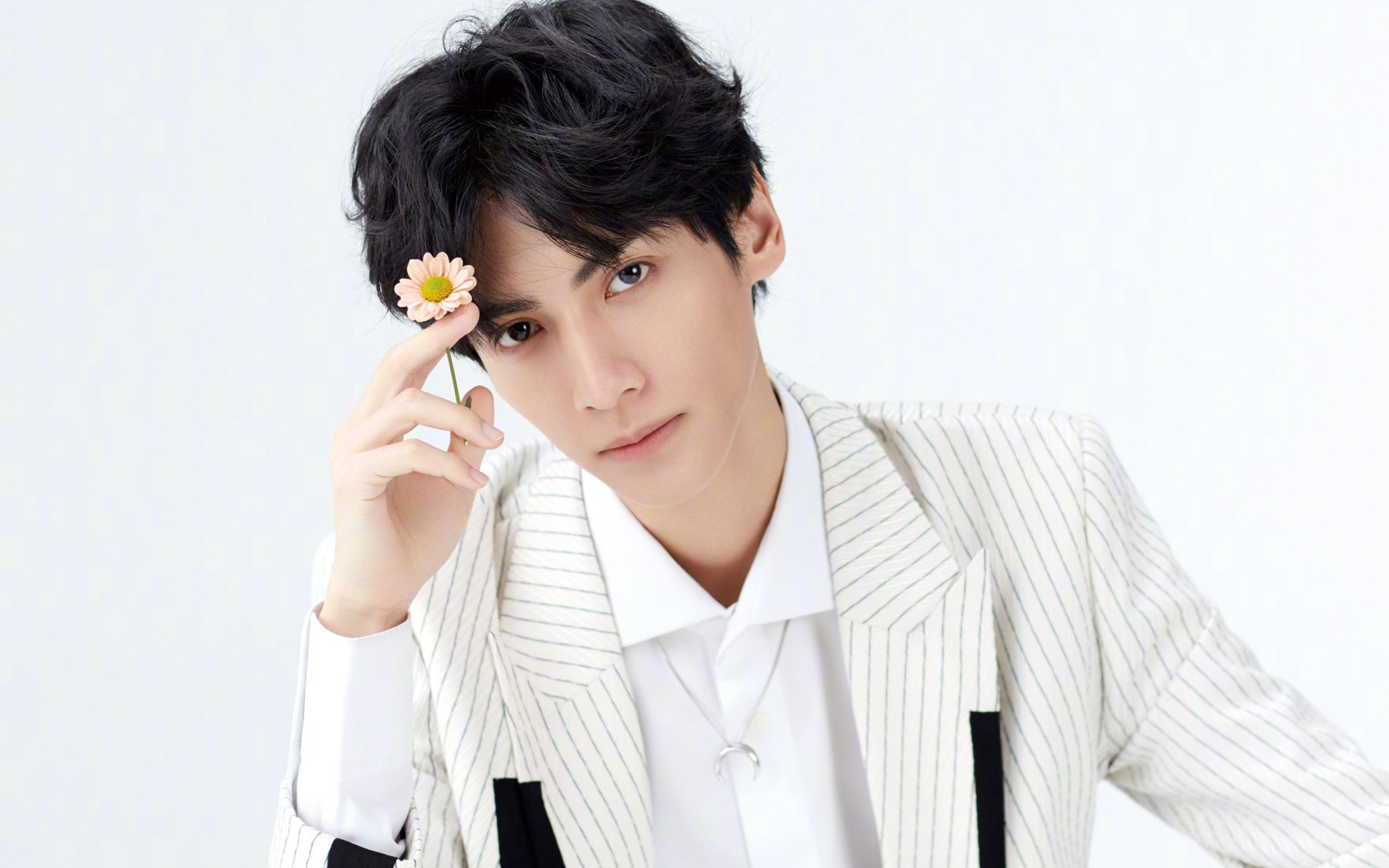 威少替补登场连续推进打乱对手防线,威少给谁打替补