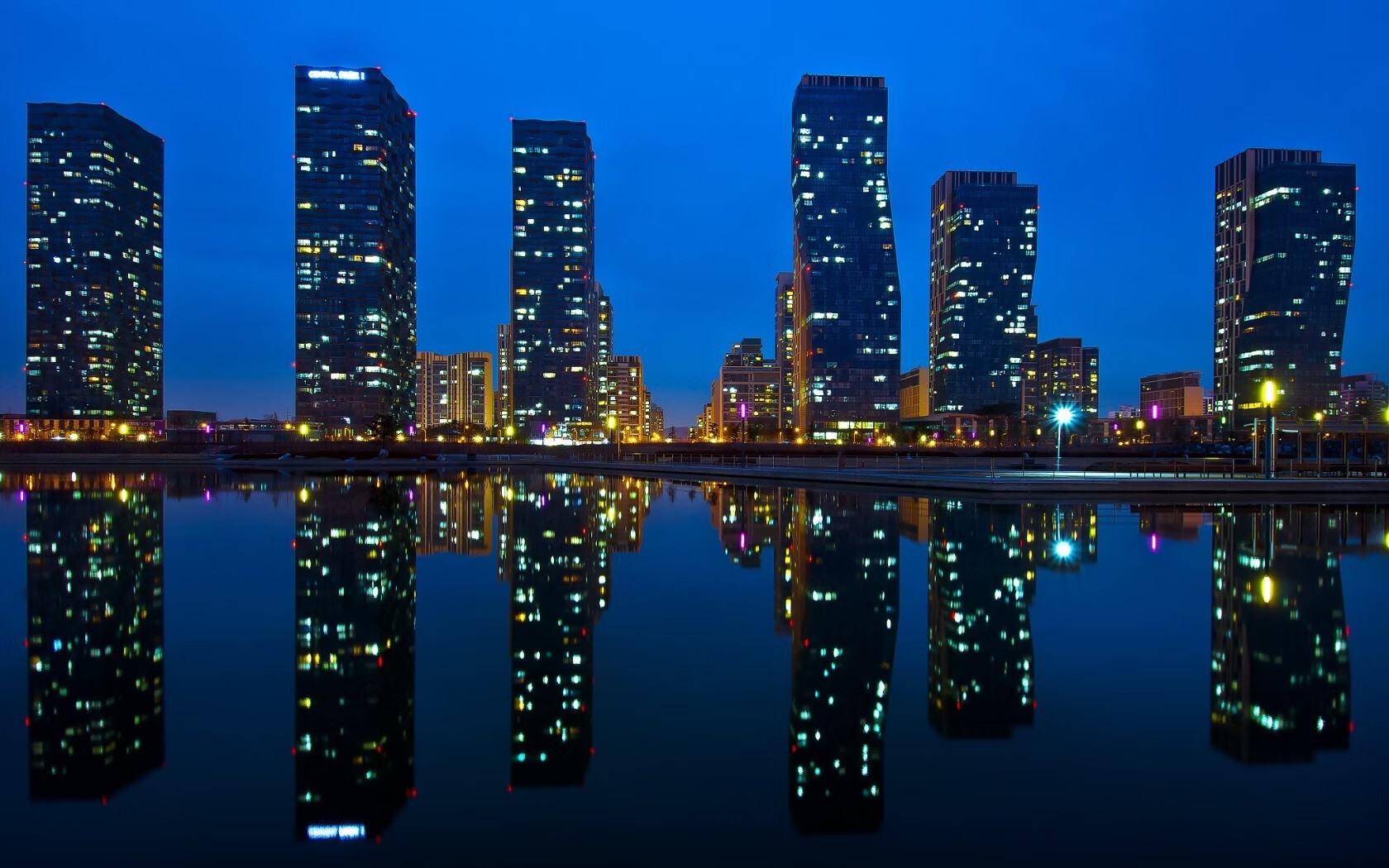 德甲速度与力量:攻防节奏快如闪电!,德甲强度